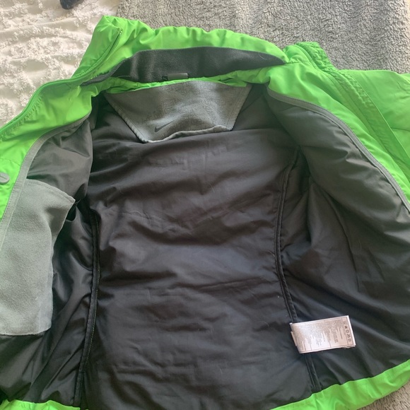 Nike green puffer/ski jacket - Picture 3 of 4